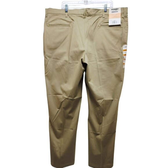 Wrangler Riata Mens Flat Front Relaxed Fit Chino Pants Size 42X30 Stretch  Khaki - Picture 2 of 10